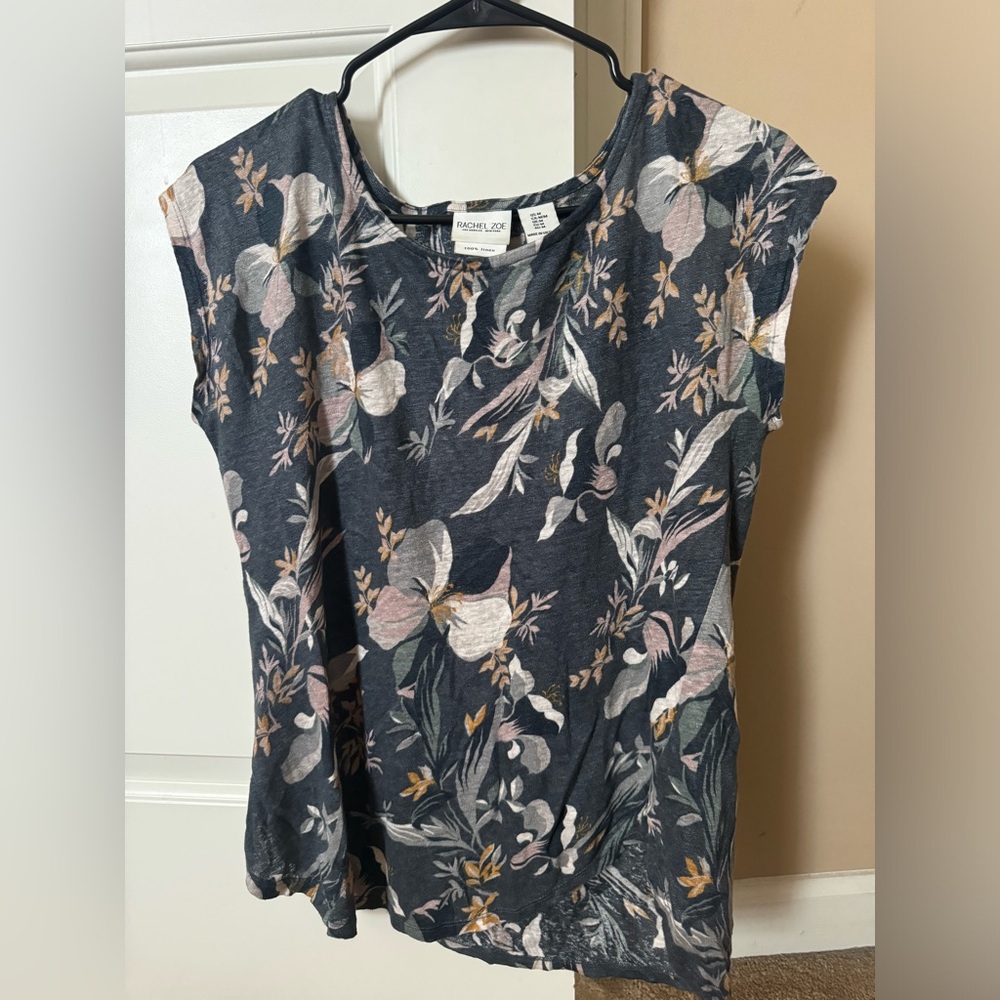 Rachel Zoe Women's Top - Floral on Dark Gray